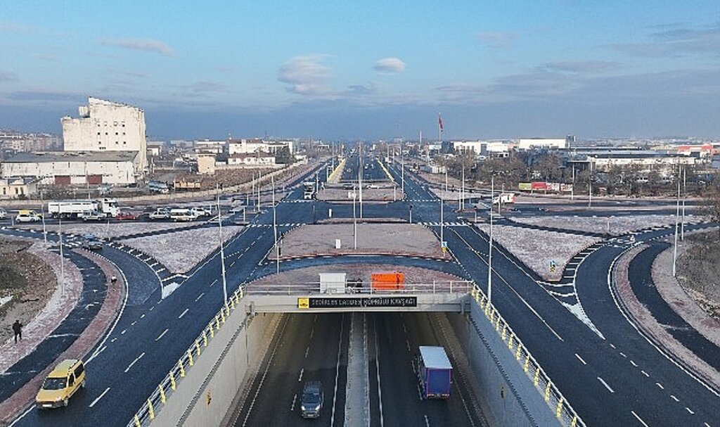Konya Büyükşehir Sedirler Köprülü Kavşağı'nı Tamamladı
