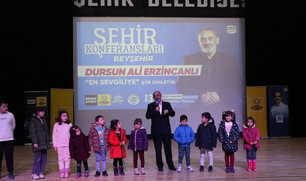 Konya Büyükşehir'in Şehir Konferanslarında Şehitlerimiz İçin Dua Edildi