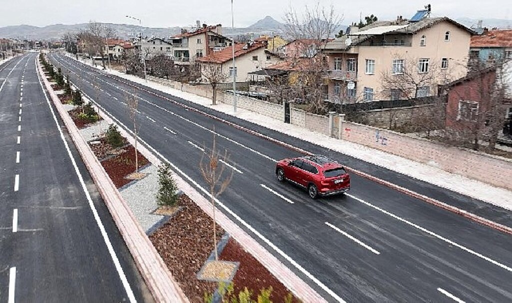 Necmettin Erbakan Caddesi'nin Üçüncü Etabında İlk Sürüşü Başkan Altay Yaptı