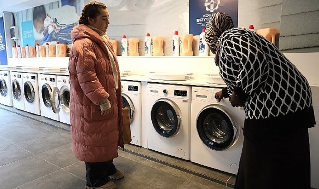 Öğrenci dostu Büyükşehir'in çamaşırhane hizmeti