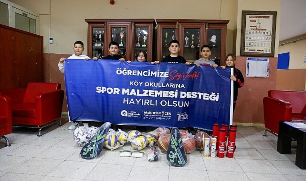 Antalya Büyükşehir'den okullara spor malzemesi desteği