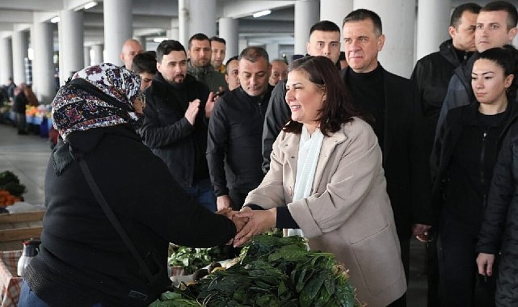 Başkan Çerçioğlu'na Yenipazar'da sevgi seli