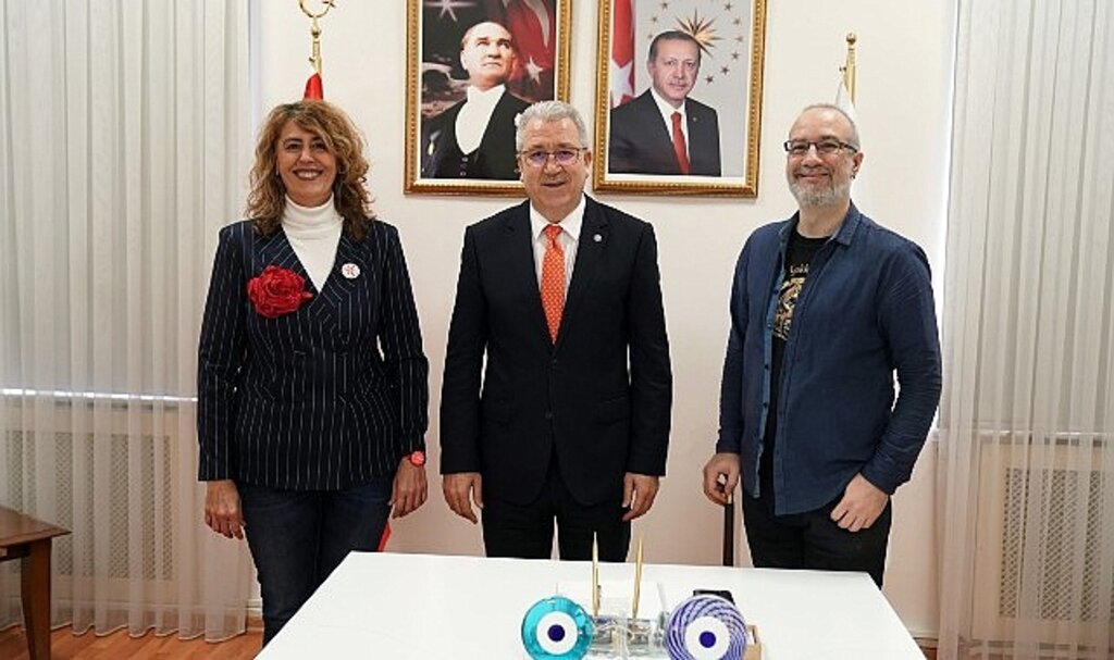 Egeli Sinemacı Akademisyene