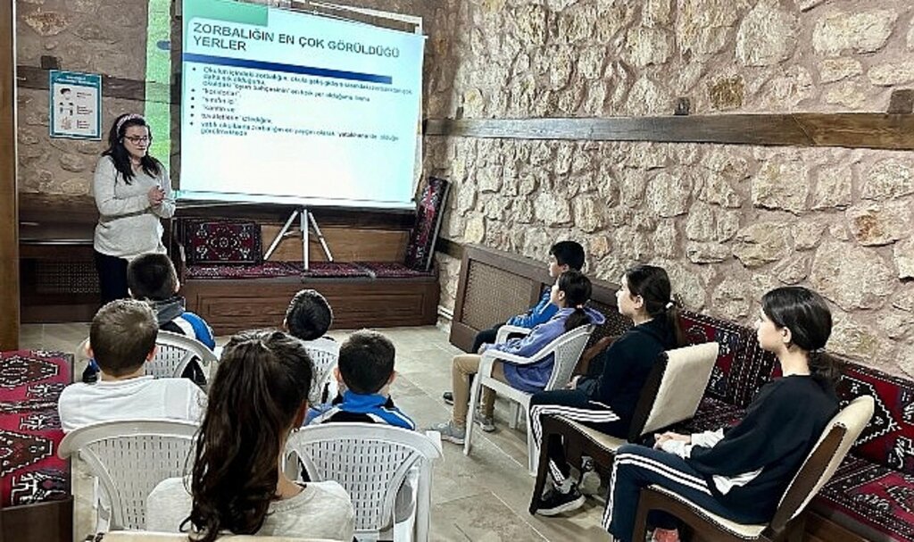 Kadın Çocuk Akademileri'nde öğrencilere 3 ayrı eğitim