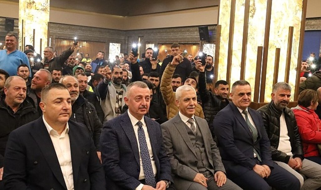 Kocaeli Büyükşehir'de toplu sözleşme coşkusu yaşandı