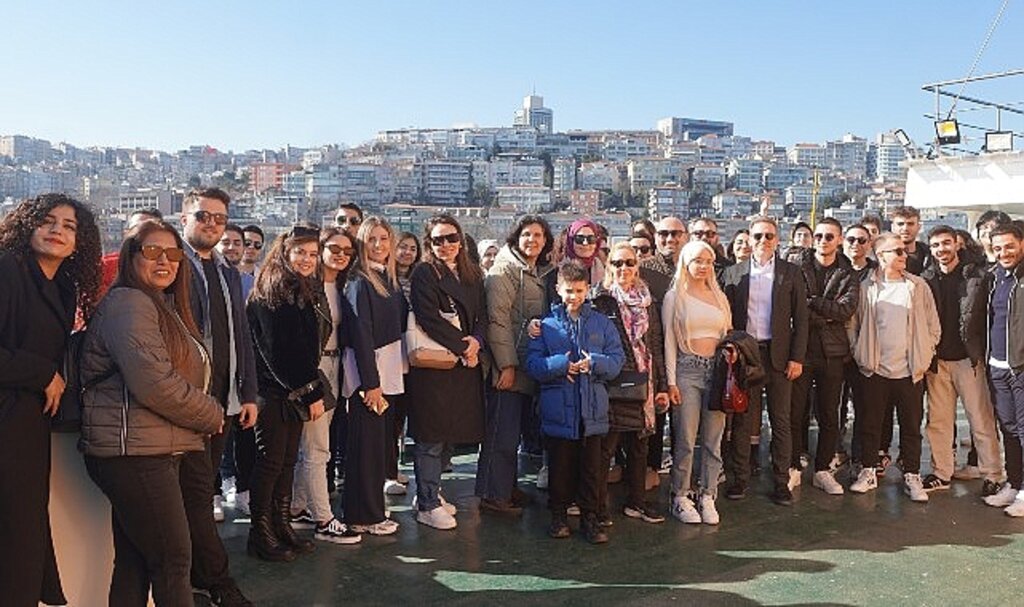 Şehir Hatları Gençleri İstanbul Boğazı'yla Buluşturdu