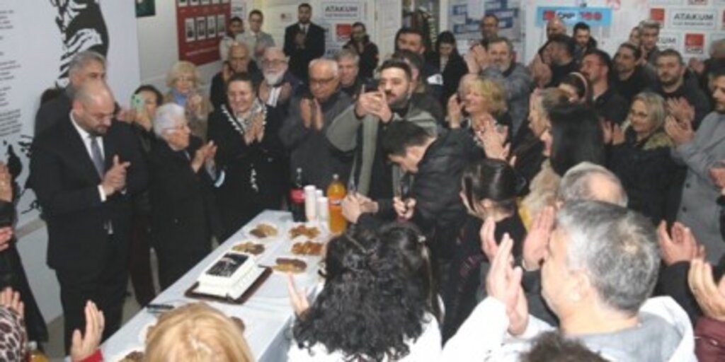 Partililerden Türkel'e Doğum Günü Sürprizi