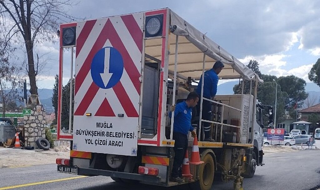 Yatağan Atatürk Caddesi'nde Sıcak Asfalt Çalışmasının Birinci Katı Tamamlandı