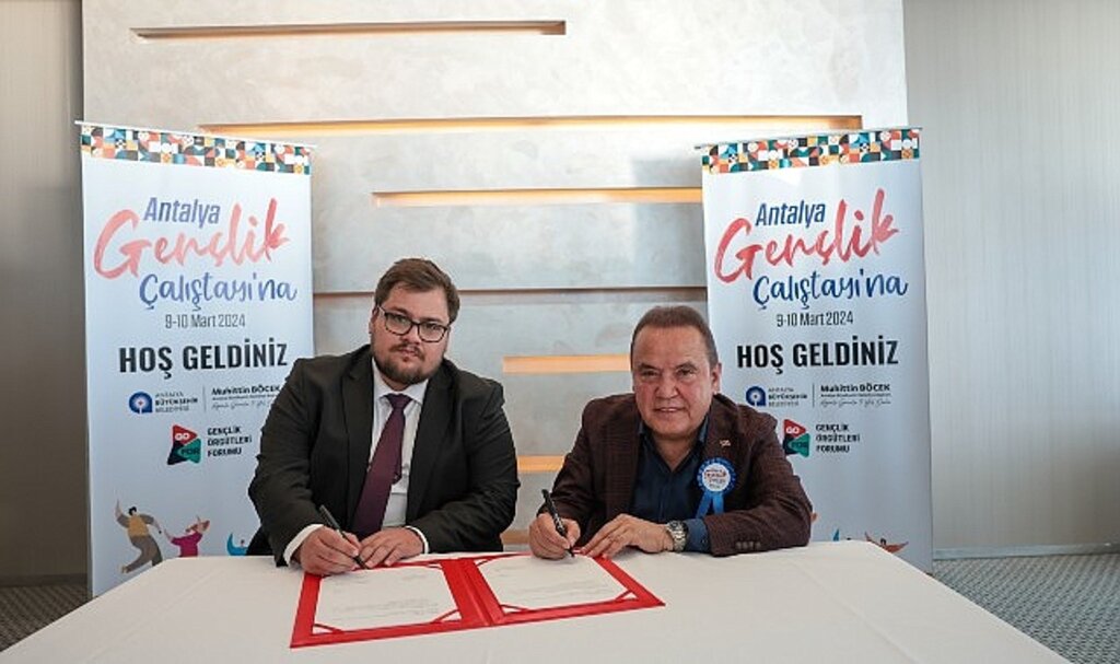 Başkan Böcek'ten gençlerle muhteşem buluşma