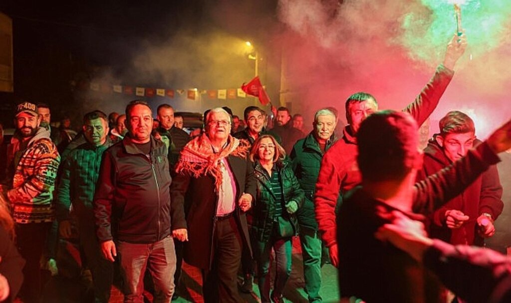 Başkan Deveciler, Pelitköy Mahallesi'ndeki Hemşehrileriyle Buluştu