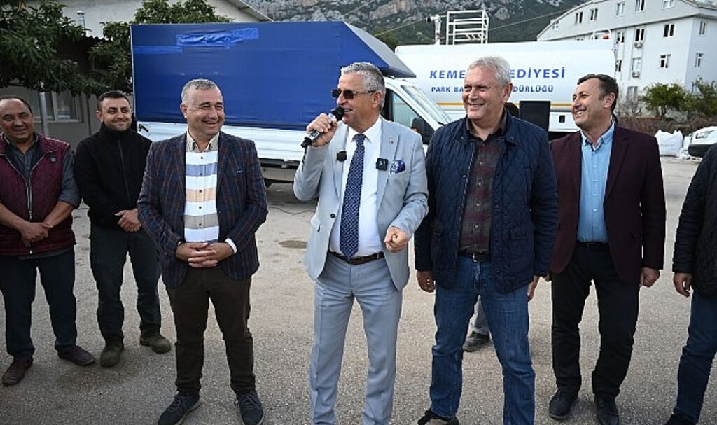 Başkan Topaloğlu'ndan personele alışveriş kartı