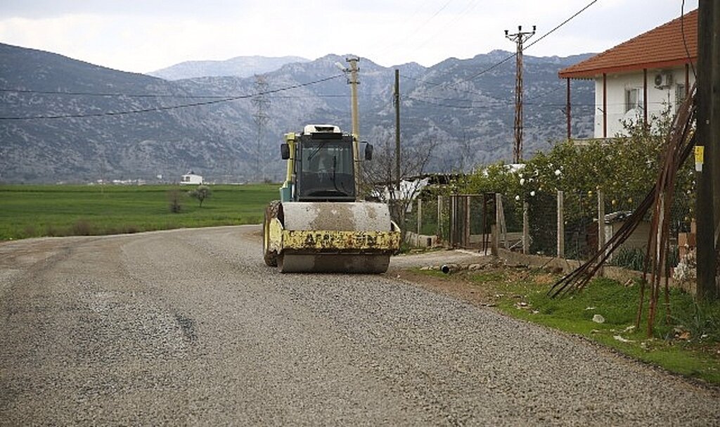 Büyükşehir Belediyesi'nden Karataş Mahallesi'ne asfalt