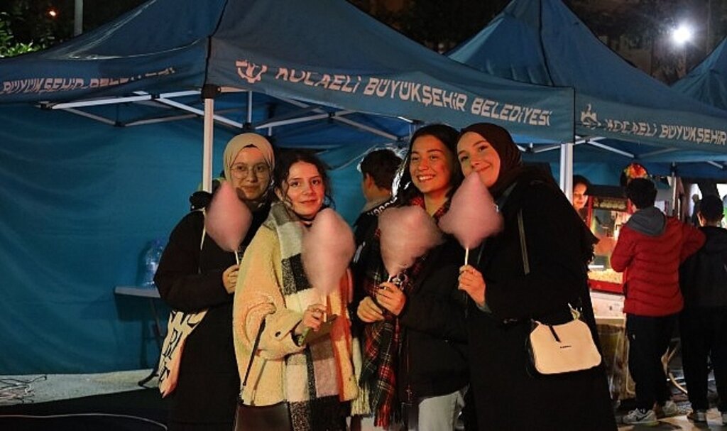 Büyükşehir'den iftar sonrası ikramlar