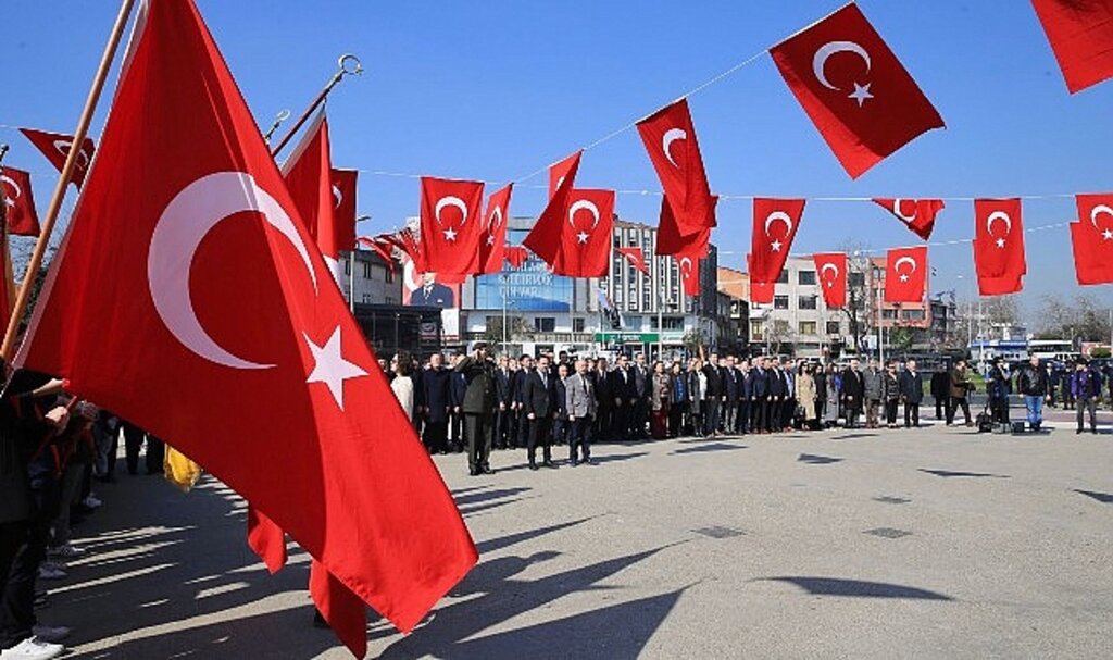 Çanakkale Zaferi Bayrampaşa'da törenle kutlandı