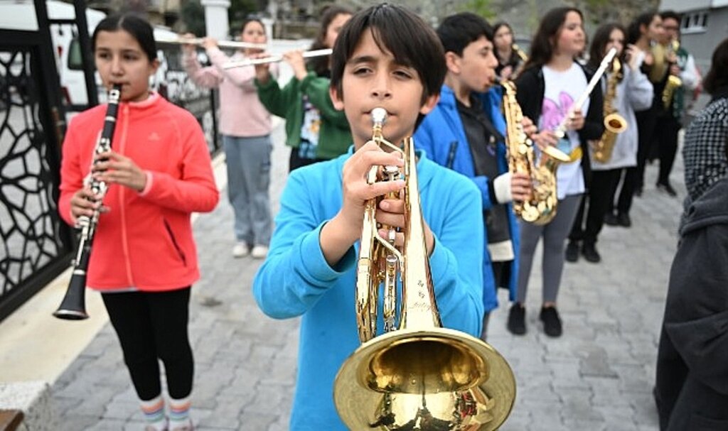 Geleceğin müzisyenleri İstiklal Marşı'mızı seslendirdi