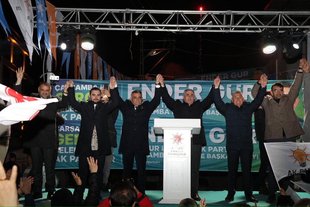 ÇARŞAMBA'DA ENDER GÜR FIRTINASI