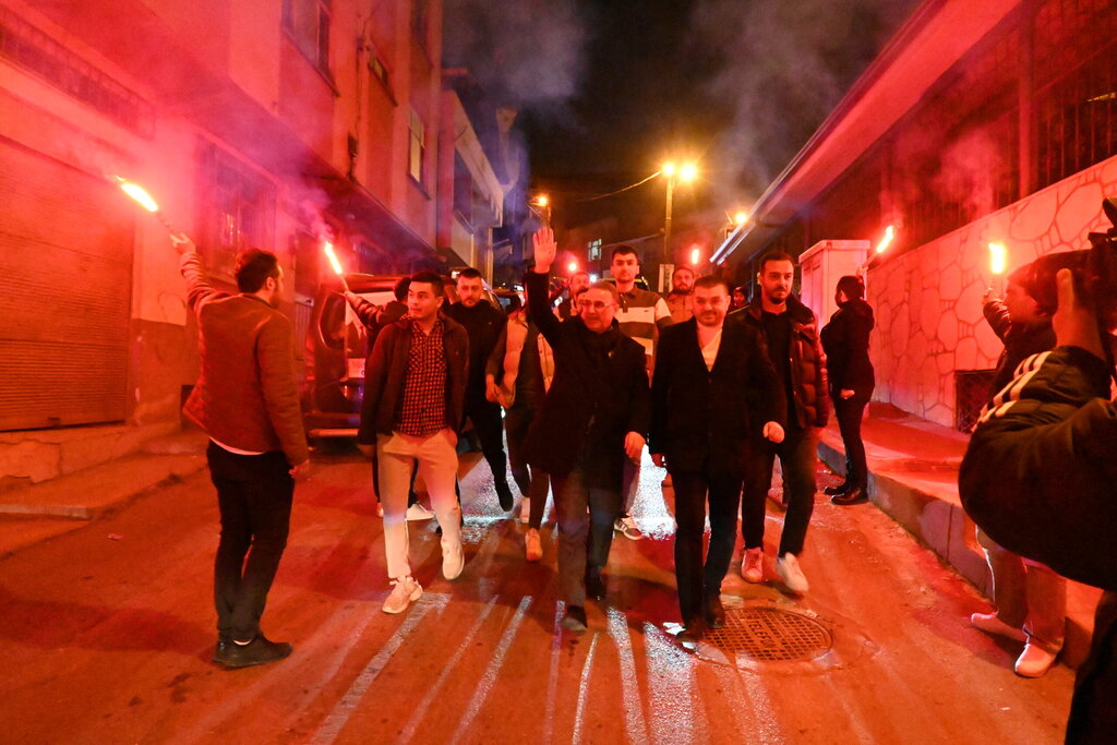 GENÇLERİMİZE YENİ BİR GELECEK HAZIRLIYORUZ!