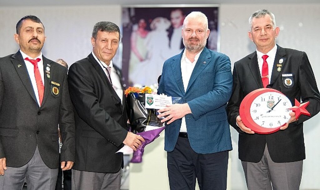 Menemen'de ilk iftar Şehit aileleri ve gazilerle