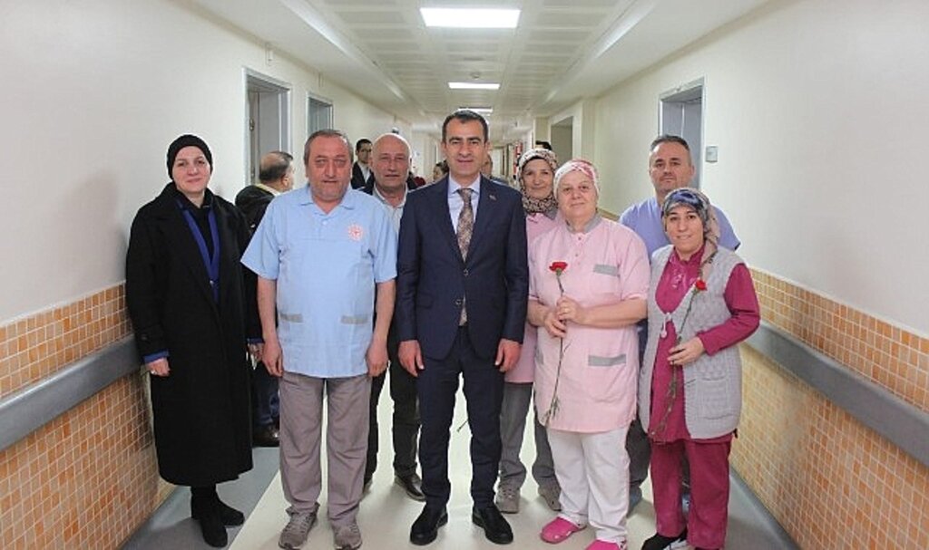 Şirin, Kadınlar Günü'nde sağlık çalışanlarını unutmadı