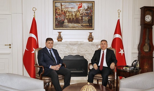 Başkan Cemil Tugay'dan İzmir Valisi Elban'a ziyaret
