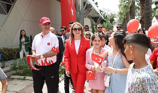 Başkan Mutlu'dan çocuklara lunapark sürprizi