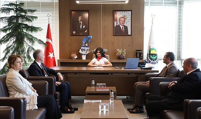 İnegöl Belediyesi'nde Başkanlık Makamı Çocuklara Verildi