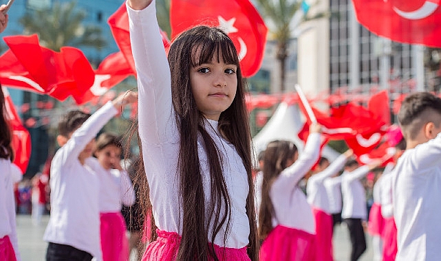 İzmir'de 23 Nisan coşkusu kentin dört bir yanını saracak