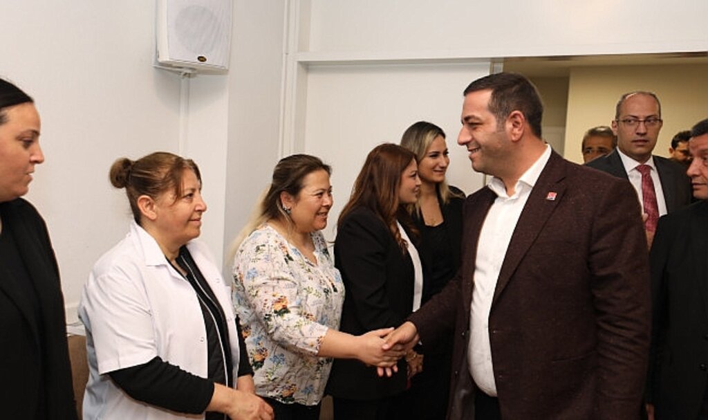 Narlıdere Belediye Başkanı Erman Uzun, belediye personelinin Ramazan Bayramı'nı kutladı