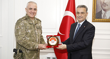 GARNİZON KOMUTANI DAVUT ALÂ’DAN BAŞKAN İHSAN KURNAZ’A HAYIRLI OLSUN ZİYARETİ