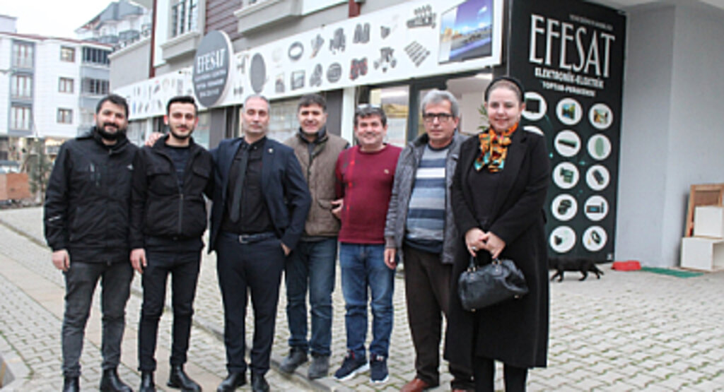 Samsun Memleket Partisi Büyükşehir Belediye Başkan Adayı Seyit Ahmet Koçak, İlkadım belediye başkan adayı Yeşim Kadıoglu ve belediye meclisi üyeleri Canik İlçesi'nde Esnaf Ziyaretlerinde Bulundu