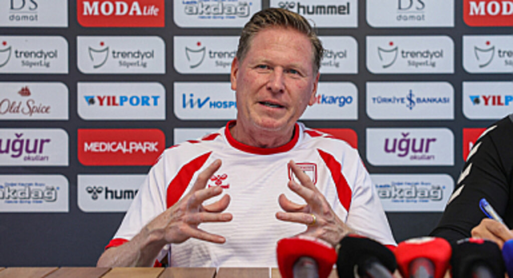 Teknik Direktör Markus Gisdol, Trabzonspor A.Ş. müsabakası öncesi basın mensuplarının sorularını yanıtlayıp açıklamalarda bulundu.