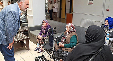 Başkan Sandıkçı, Huzurevi Sakinleriyle Bayramlaştı
