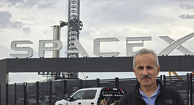 BAKAN URALOĞLU, SPACEX'İN TEKSAS'TAKİ ÜRETİM VE FIRLATMA TESİSİ'Nİ İNCELEDİ