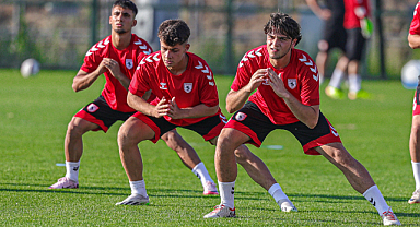 Samsunspor Mustafa Kemal Erkanat Akademi Tesisleri'nde bir araya geldi.