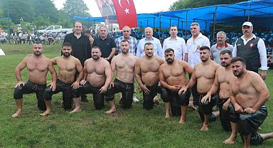 ÜNYE’DE, PEHLİVANLAR KIYASIYA GÜREŞTİ
