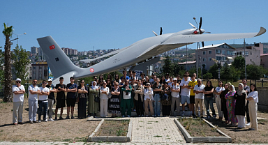Rumen Öğrencilerden Canik’te Akıncı TİHA Pozu