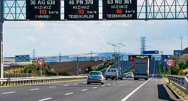 OTOYOLLARDAKİ FİBER AĞ UZUNLUĞU 7 BİN KİLOMETREYİ AŞTI