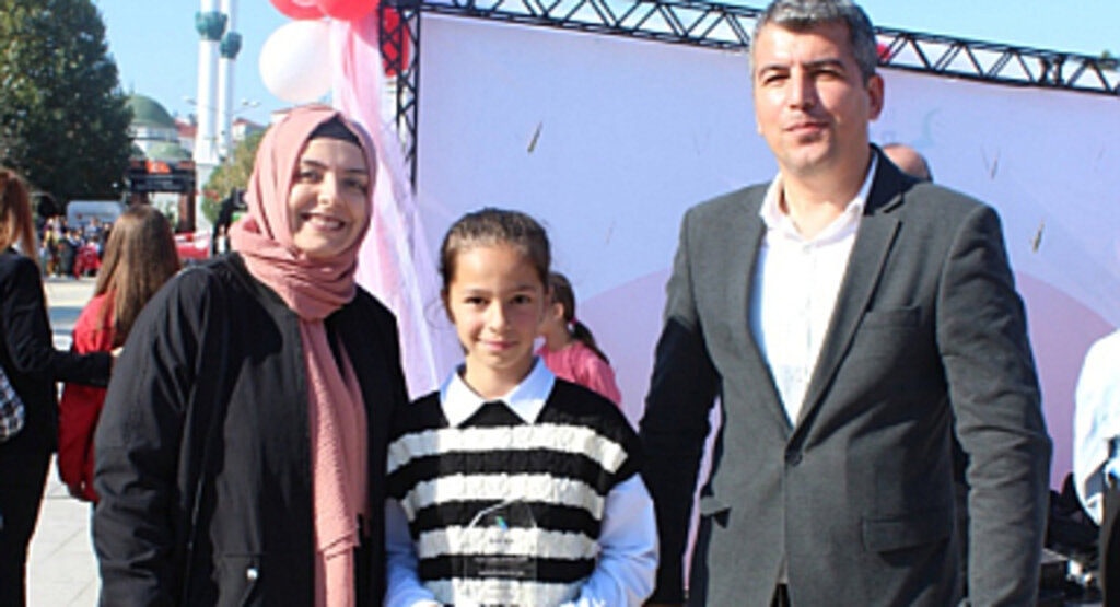 CUMHURİYET 101 YAŞINDA ŞİİR YARIŞMASINDA İLÇE BİRİNCİSİ