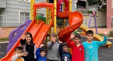 İLKADIM'DA ÇOCUK PARKLARI YENİLENİYOR