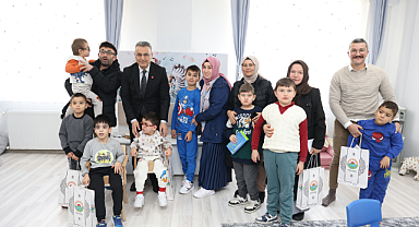 Özel çocukların gülümsemelerine sağlıklı dokunuş