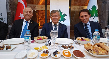 Ahmet Davutoğlu Samsun’da İftar Programına Katıldı