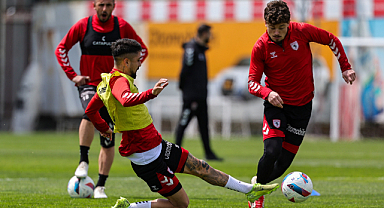 Samsunspor sıkı çalışıyor