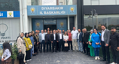 AK Parti Diyarbakır İl Başkanlığında Tanıtım ve Medya Birim Toplantısı Gerçekleştirildi