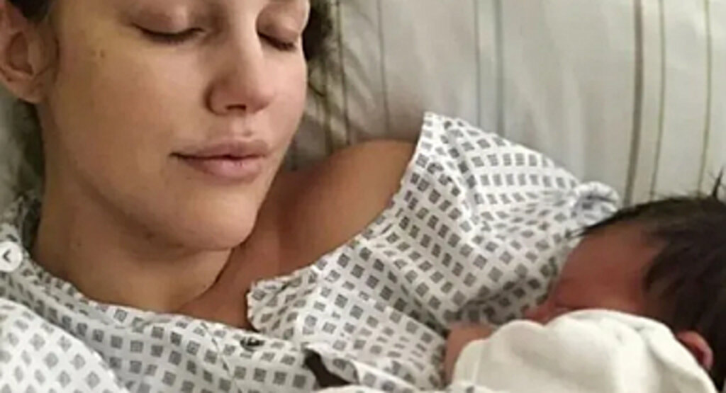 Meryem Uzerli anneliğini anlattı