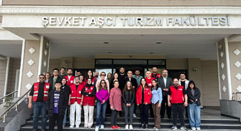 OMÜ’de “Sensiz Olmaz” Sloganıyla Kan Bağışı Etkinliği Düzenlendi