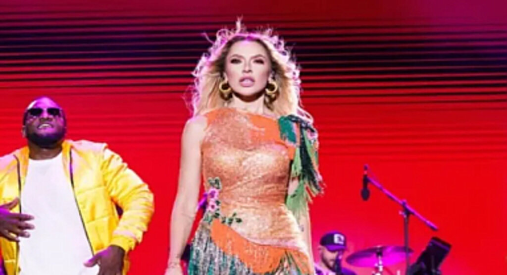 Sahne performansı yine gündem oldu