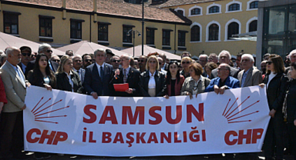 Türkiye'nin her yerinden tek bir sesle haykırıyoruz