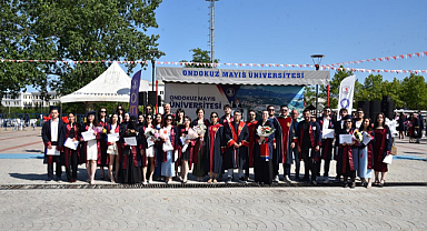 317 Öğrenci Diplomalarını Aldı