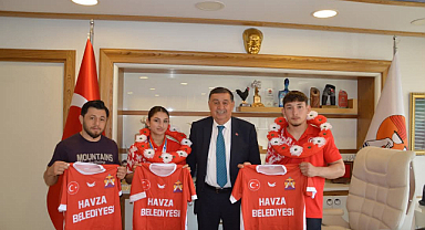 Havza’nın Gururları Başkan İkiz’i Ziyaret Etti