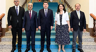 Adalet Bakanı Tunç, DEM parti heyetiyle görüştü